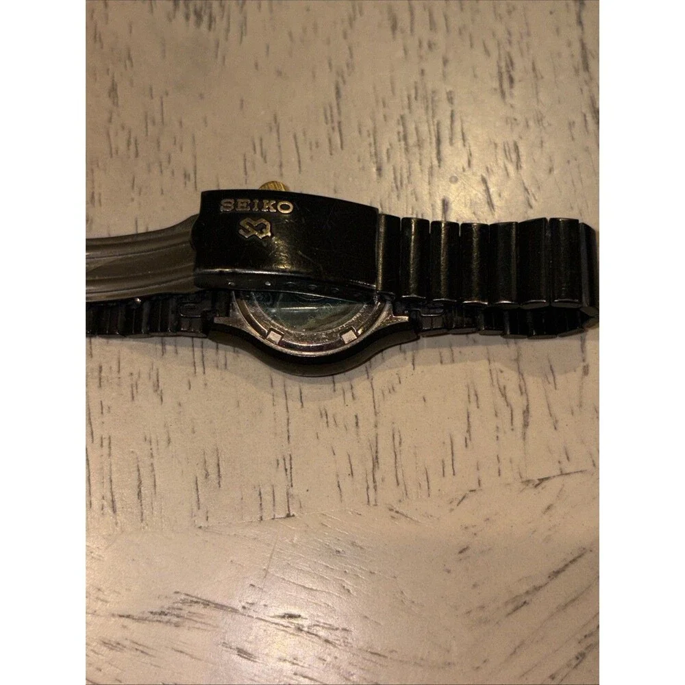 Seiko SQ Sports 100 Watch Women 26mm Black Dial Black Tone -Needs Battery
